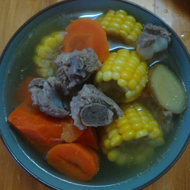 夏日滋补汤——清甜美味的排骨玉米萝卜汤