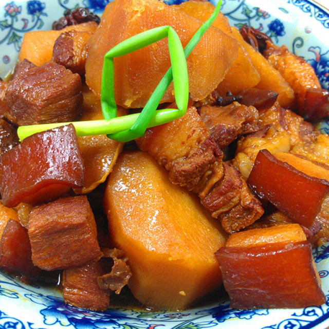 砂锅红烧肉炖土豆