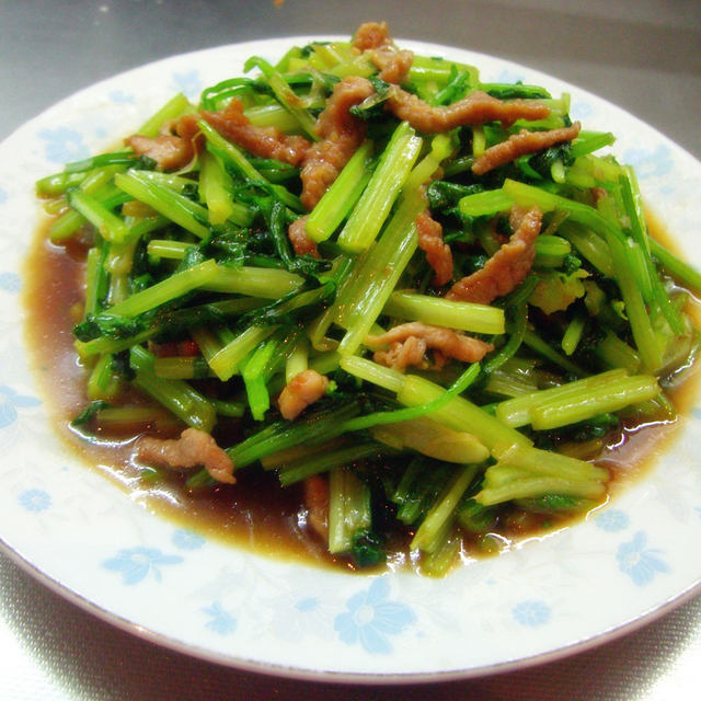 家常肉丝香芹