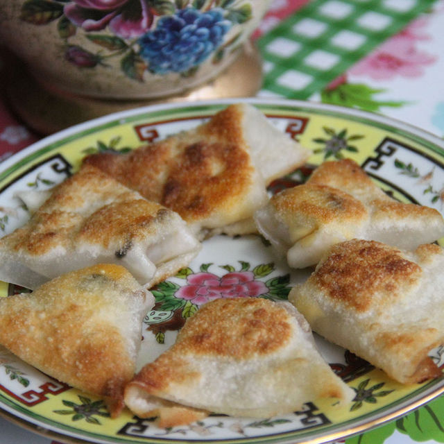 黑蒜试用报告一油炸黑蒜馄饨