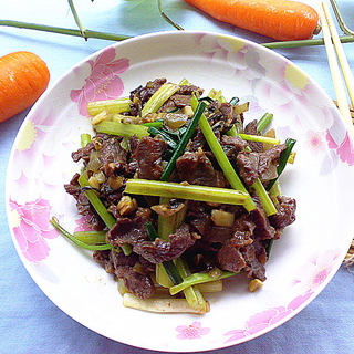 酸菜炒牛肉的做法大全_酸菜炒牛肉的家常做法_怎麼做好吃_圖解做法與