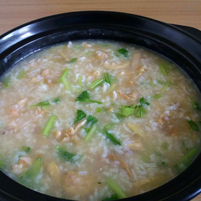 【广东】鲜虾鸡肉砂锅粥