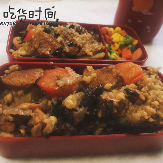 【东北菜】鸡肉蘑菇煲仔饭