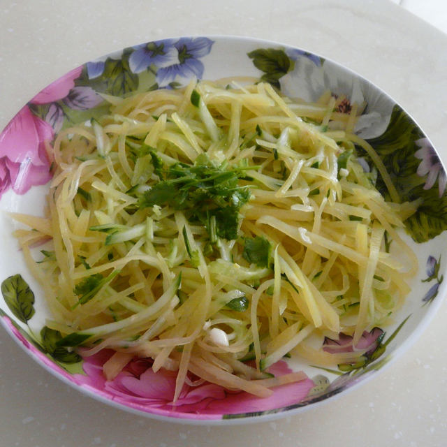 夏季清凉拌菜——青瓜土豆丝