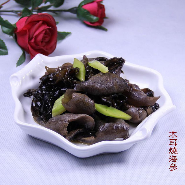 夏季养生菜“木耳烧茄参”