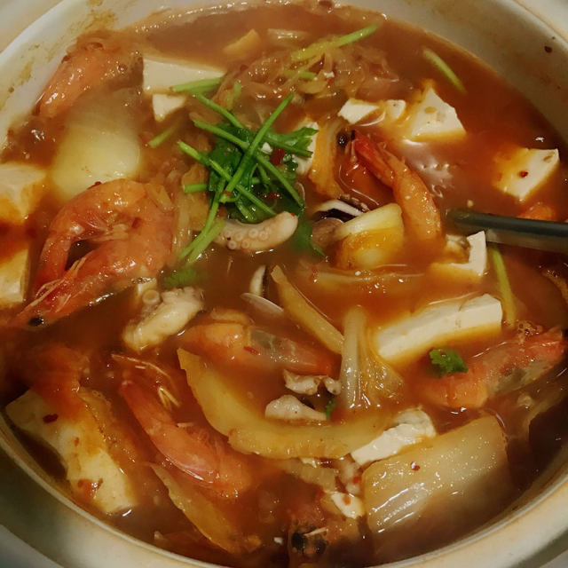 海鲜泡菜锅（韩式辣白菜海鲜汤）