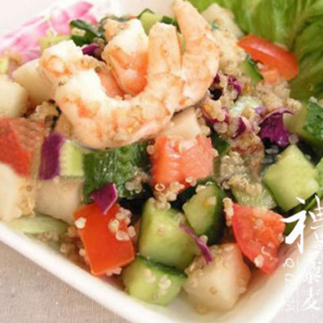 藜麦鲜虾蔬菜沙拉