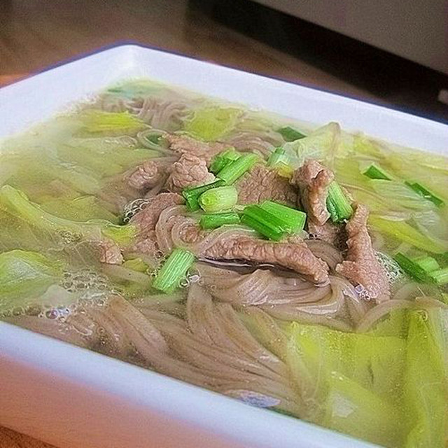 生菜牛肉荞麦面