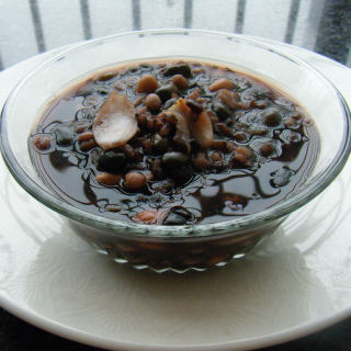 补肾乌发—黑豆薏米百合汤