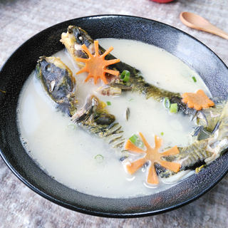 奶白黃顙魚湯