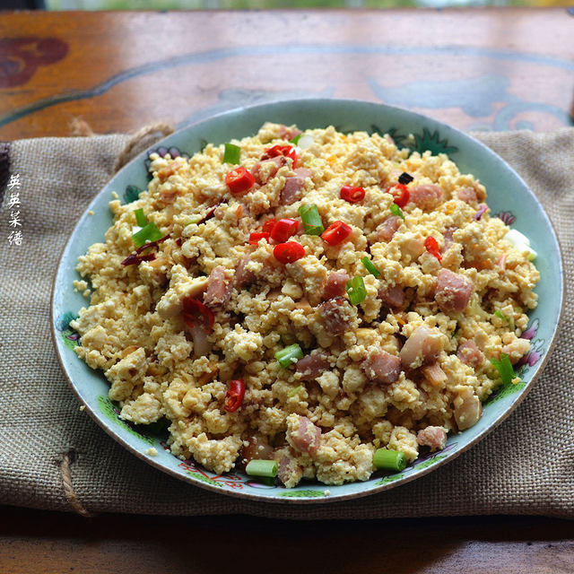 土家黄花香辣小豆腐