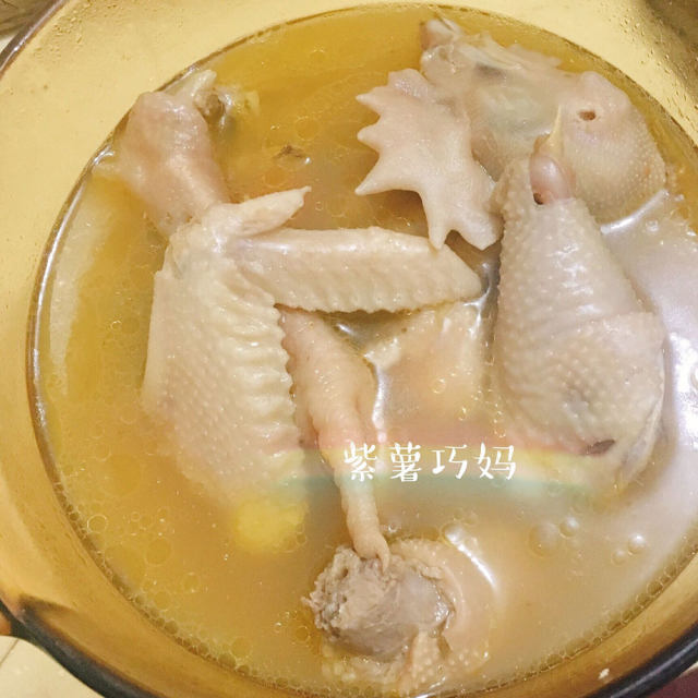黄芪枸杞滋补土鸡汤