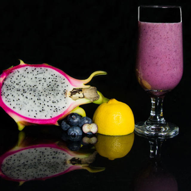 喝对果汁就能轻松变瘦——火龙果蓝莓汁