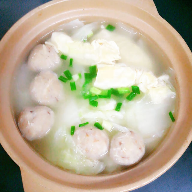 白菜贡丸白叶包汤