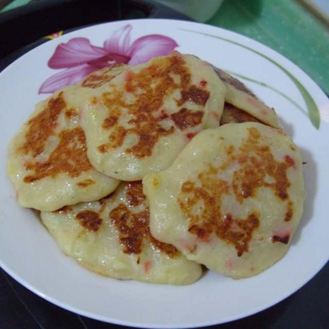 卡卡妈家的家常菜----土豆虾仁火腿饼