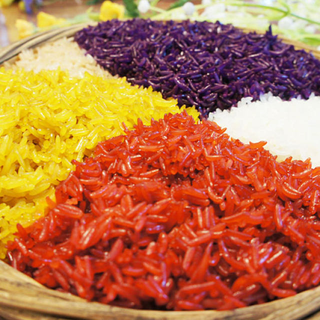 色彩的诱惑——五色糯米饭