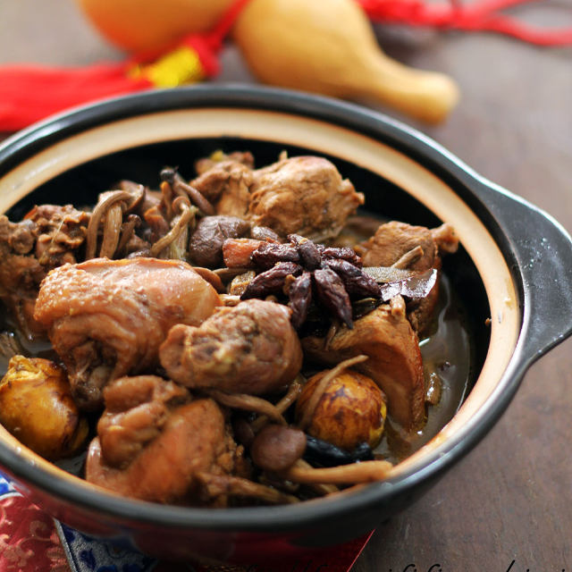 东北年节必备经典菜肴——小鸡炖蘑菇