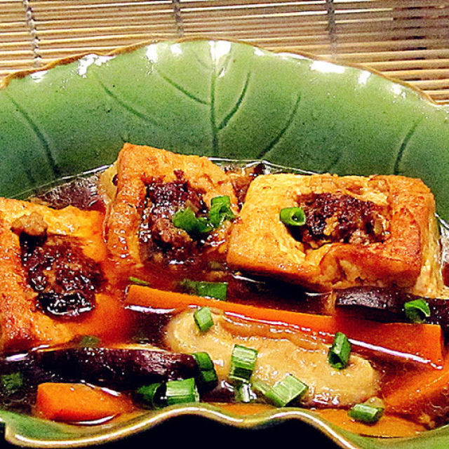 蚝油肉酿豆腐煲