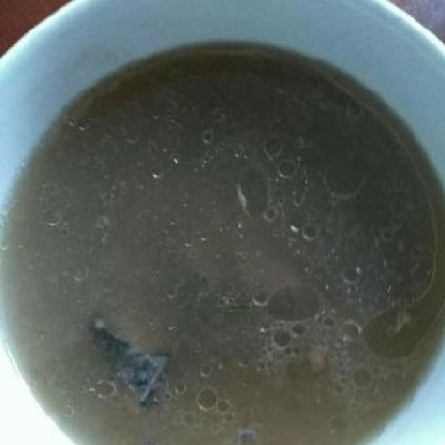 乌鸡沙虫茶树菇汤