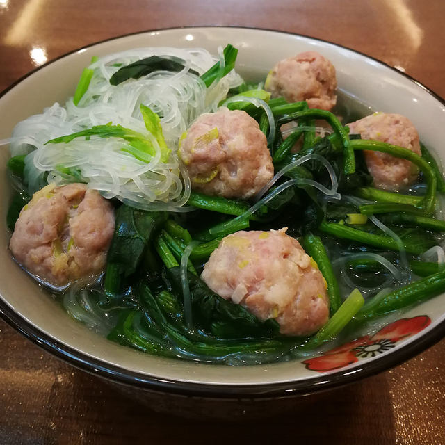 菠菜粉丝丸子