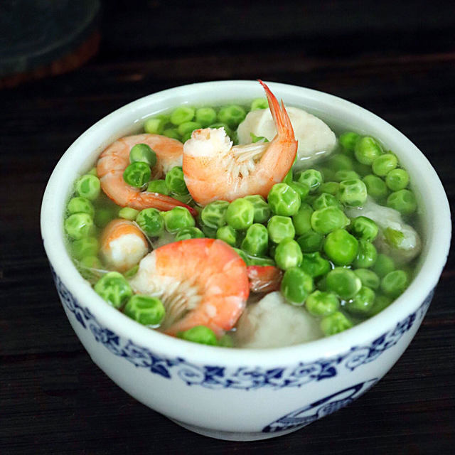 豌豆虾仁丸子汤