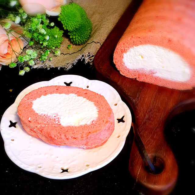 红丝绒蛋糕卷#烤箱美食#