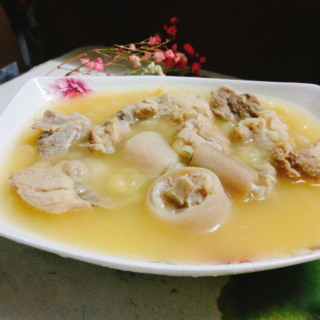 干豌豆炖猪尾汤