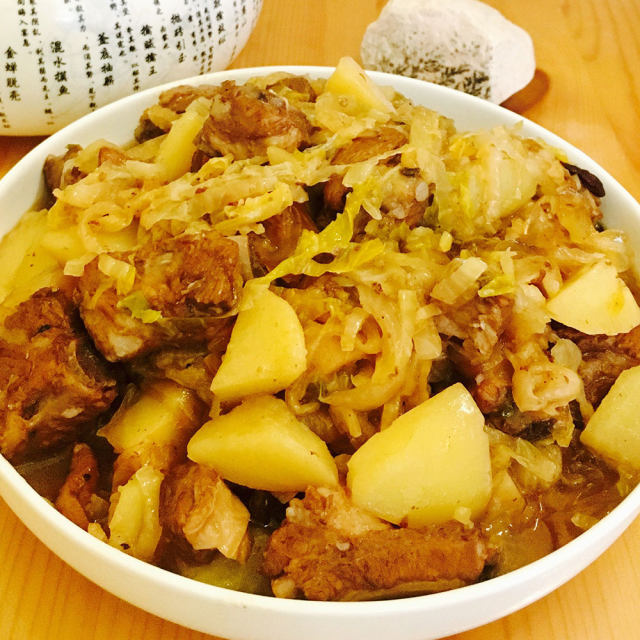 土豆排骨烩酸菜