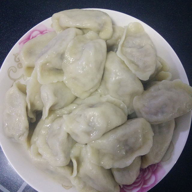 橄榄木耳胡萝卜馅饺子