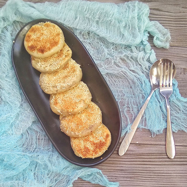 烫面红糖芝麻饼