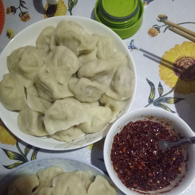 猪肉酸菜馅水饺