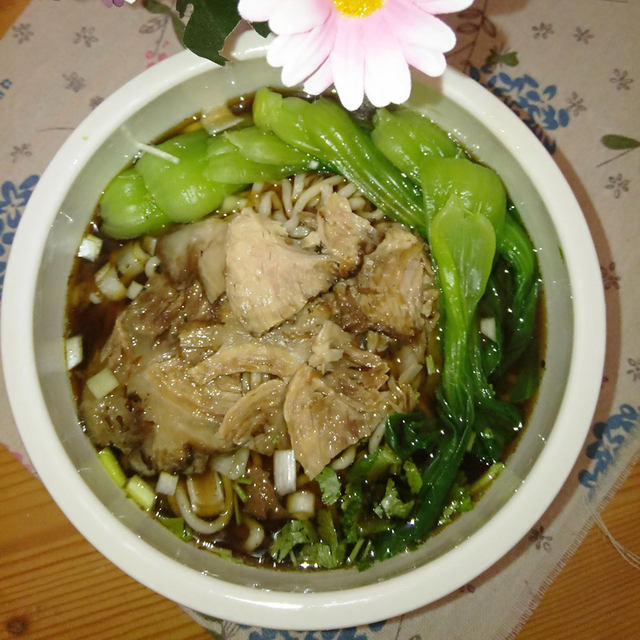 御寒美食  大肉面