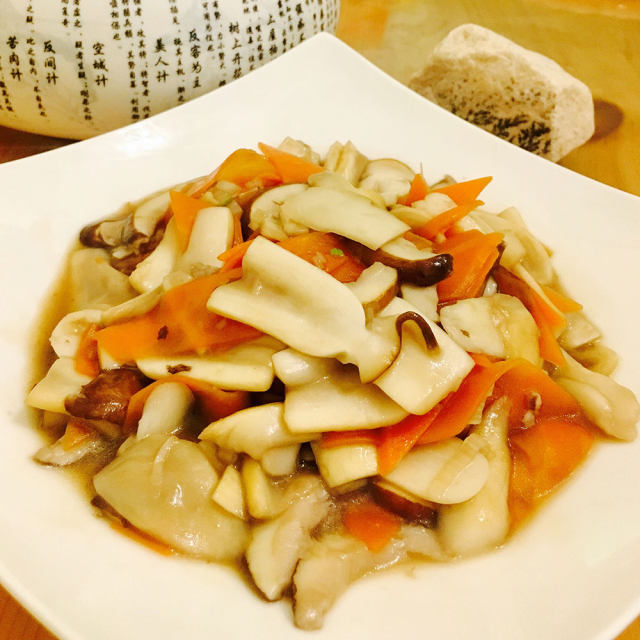 素炒松茸蘑菇