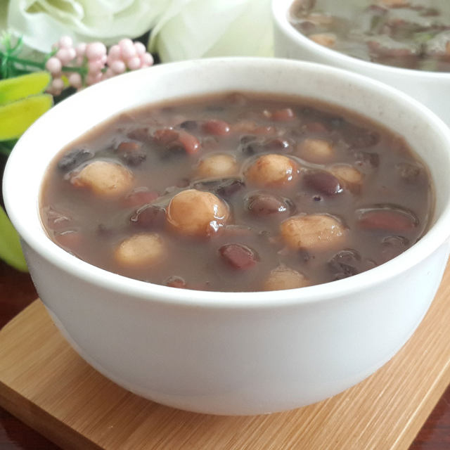 红豆糯米小丸子汤