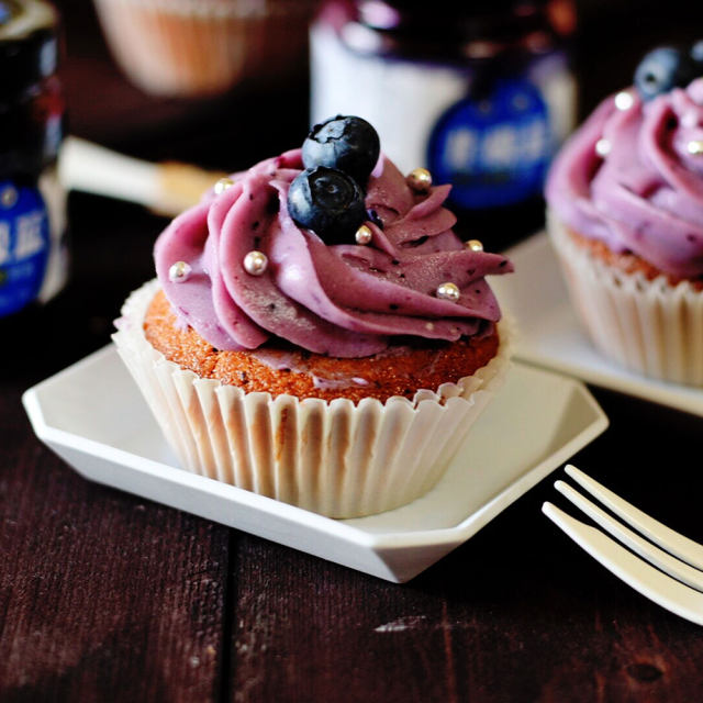 蓝莓奶酪纸杯蛋糕