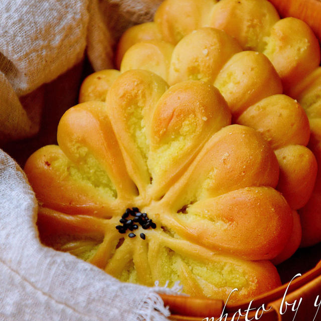 椰蓉花朵面包