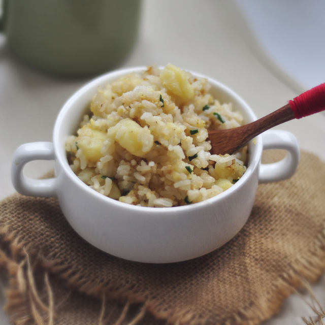 土豆焖小米饭