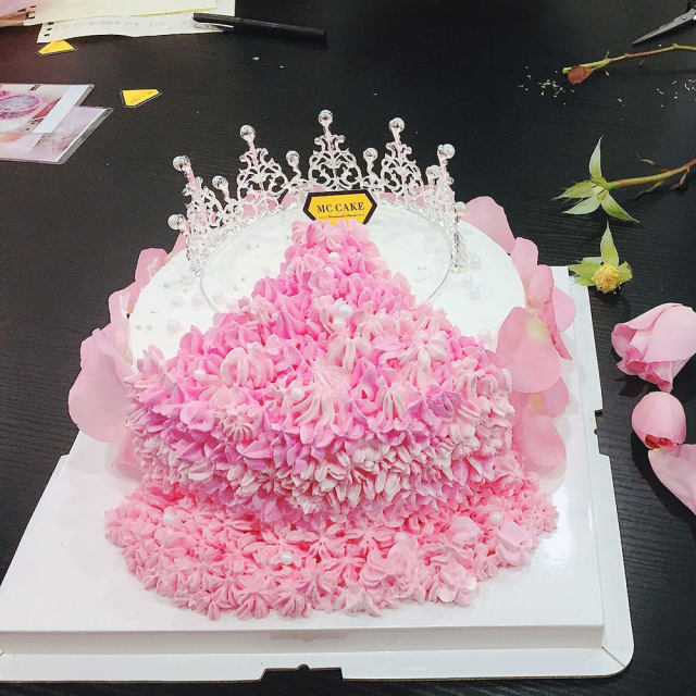 情人节专属女王皇冠礼服蛋糕（裱花）