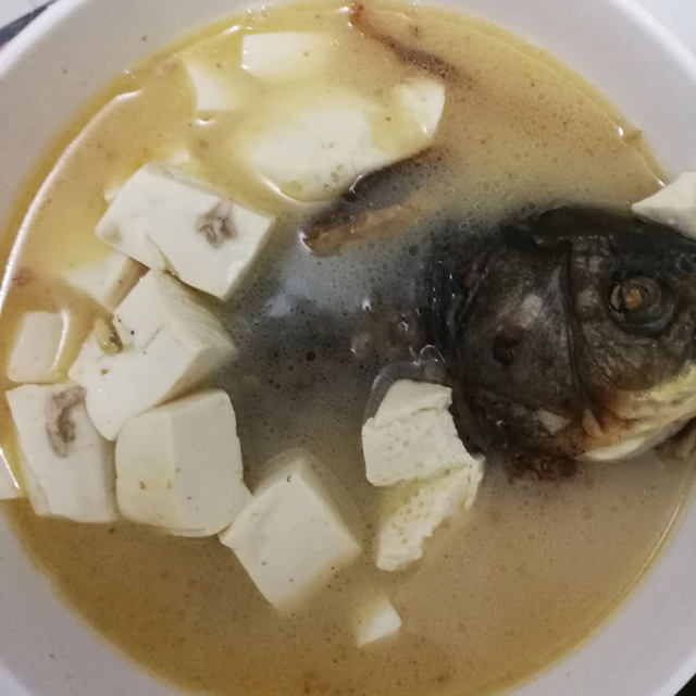白鲫鱼豆腐汤