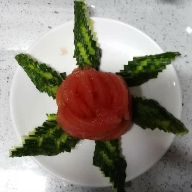 凉拌黄瓜西红柿
