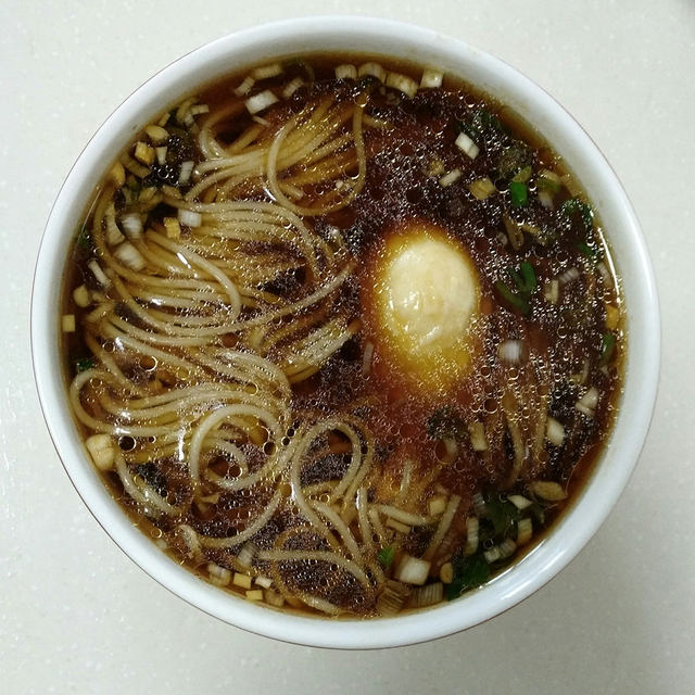 麻油卧蛋面