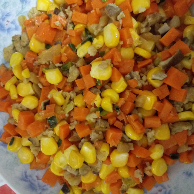 胡萝卜炒玉米肉末