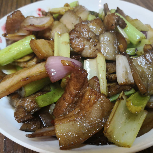 回锅肉炒芹菜
