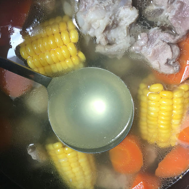 胡萝卜玉米马蹄排骨汤