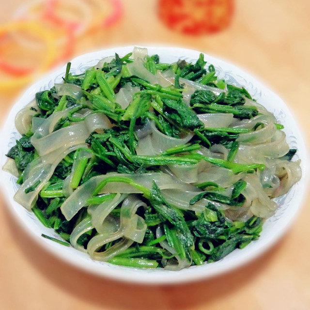 红薯粉丝烩菠菜