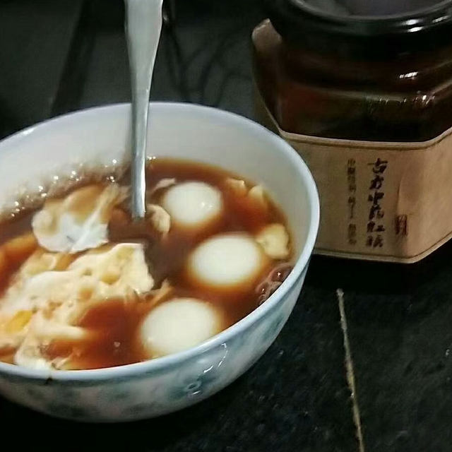 红糖配鸡蛋