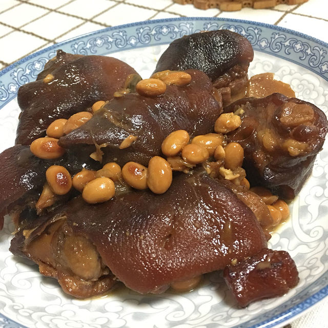 黄豆炖猪蹄