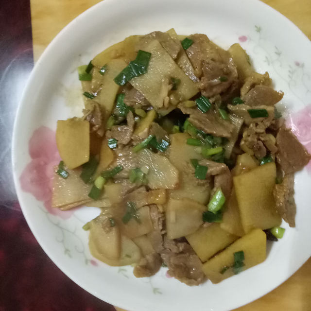 牛肉炒土豆片
