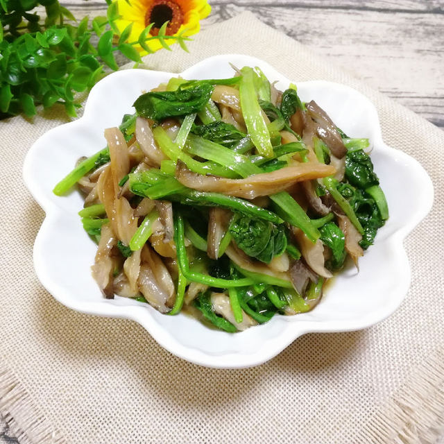 小白菜炒平菇