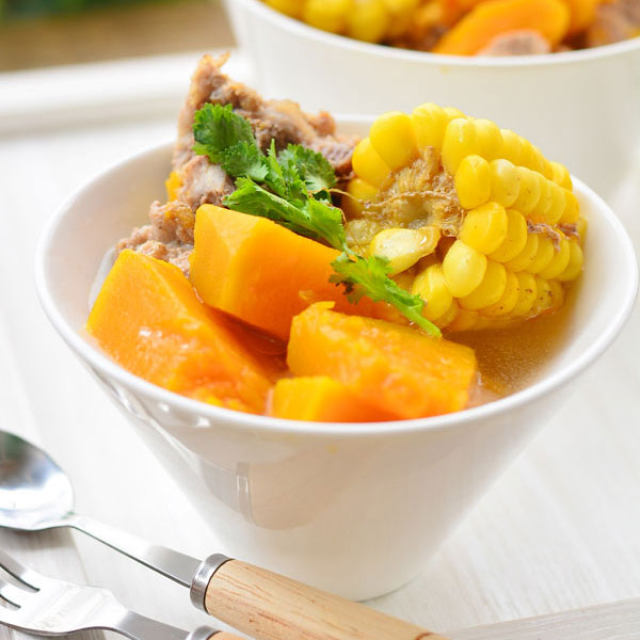 夏季营养汤汁---玉米南瓜排骨汤